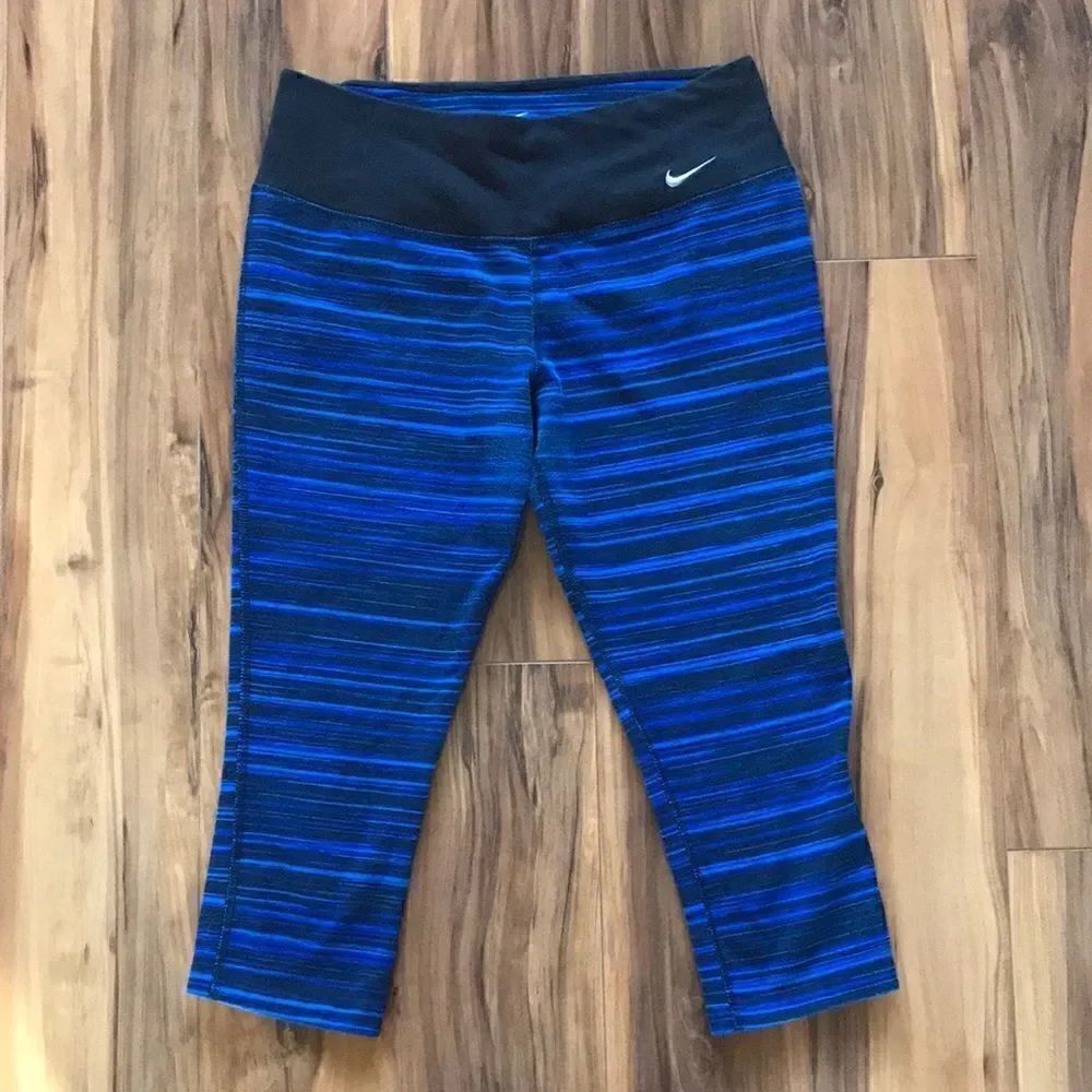 Nike Blue And Black Capri Leggings